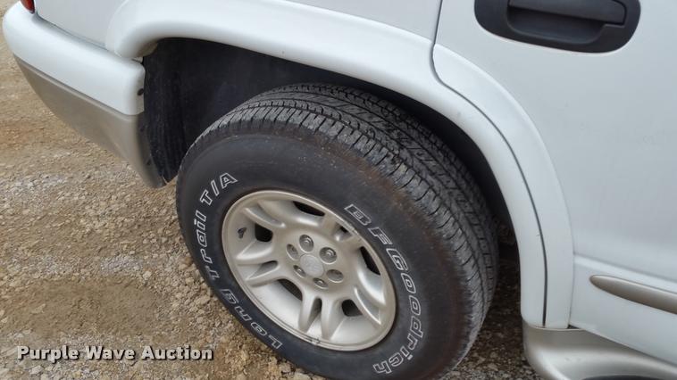 image for item L4510 2001 Dodge Durango SUV