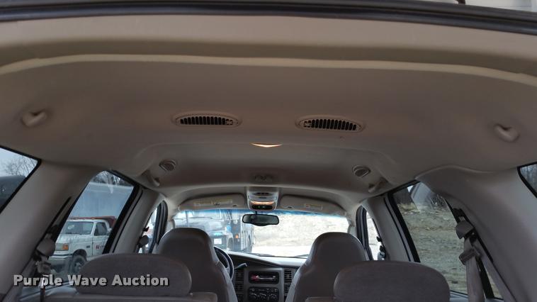 image for item L4510 2001 Dodge Durango SUV