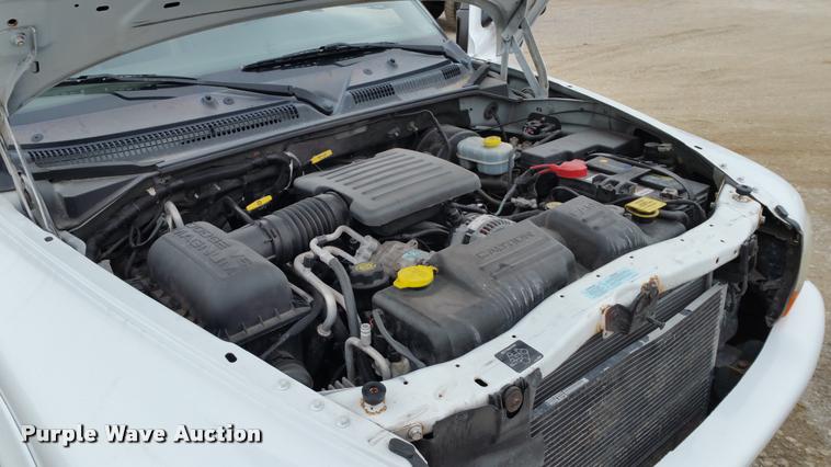 image for item L4510 2001 Dodge Durango SUV