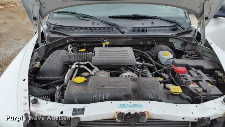 image for item L4510 2001 Dodge Durango SUV