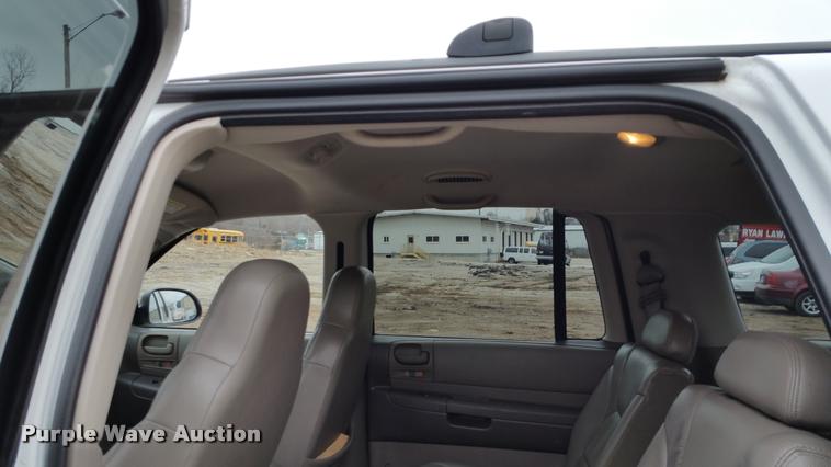 image for item L4510 2001 Dodge Durango SUV