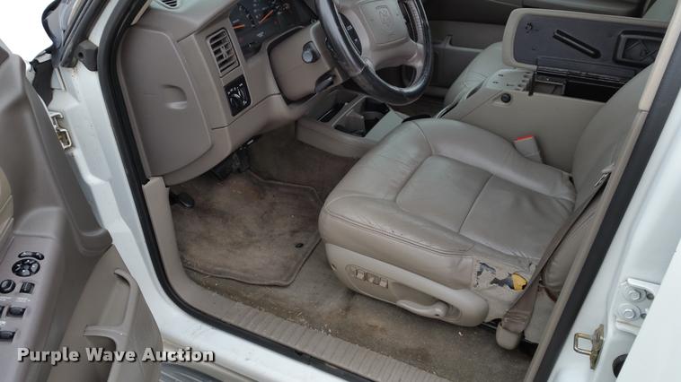 image for item L4510 2001 Dodge Durango SUV