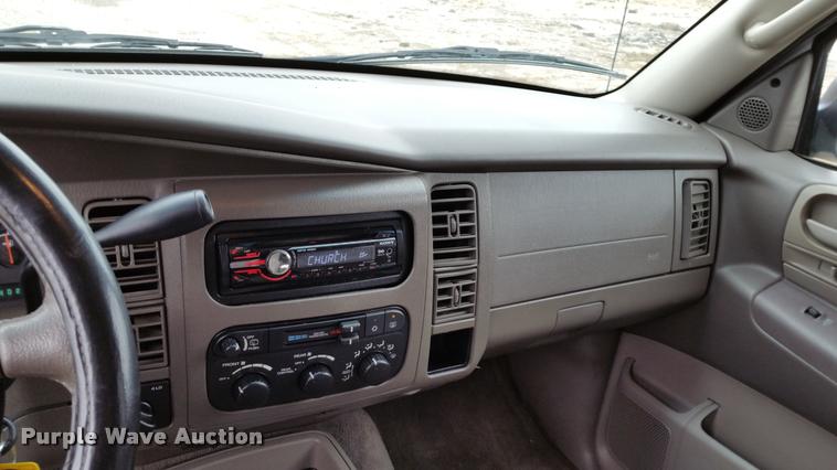 image for item L4510 2001 Dodge Durango SUV