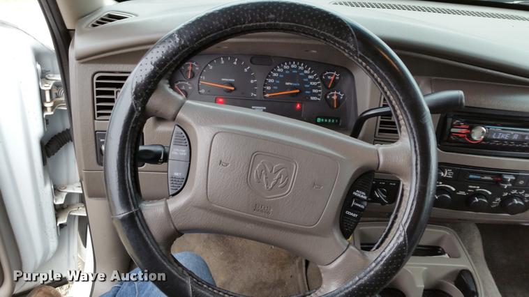 image for item L4510 2001 Dodge Durango SUV