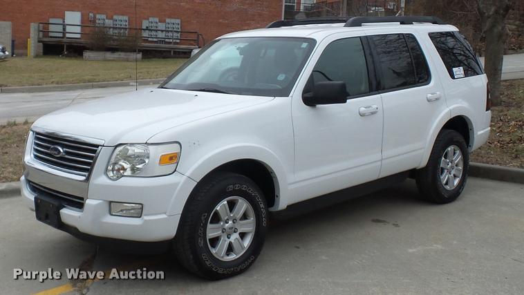 image for item L4511 2010 Ford Explorer SUV