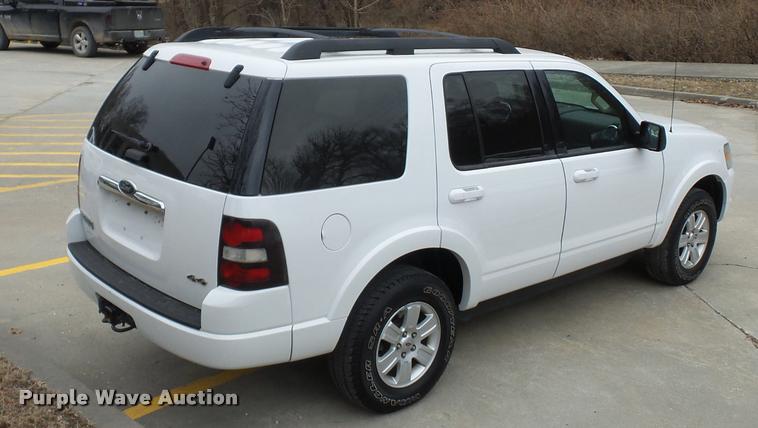 image for item L4511 2010 Ford Explorer SUV
