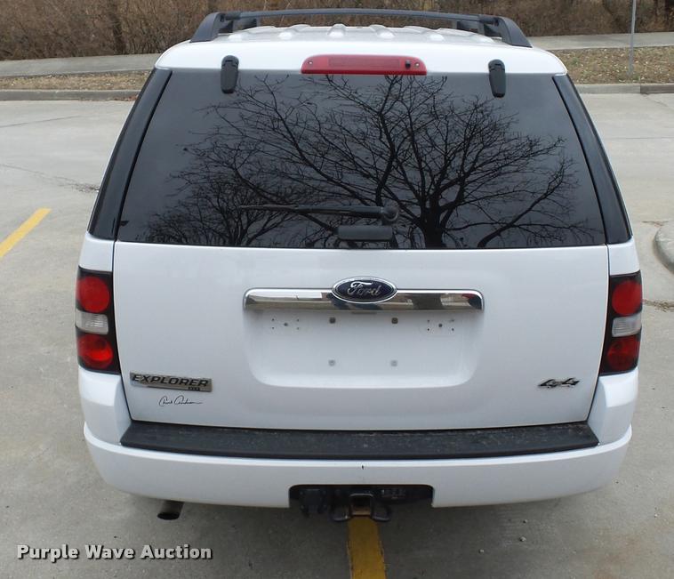 image for item L4511 2010 Ford Explorer SUV