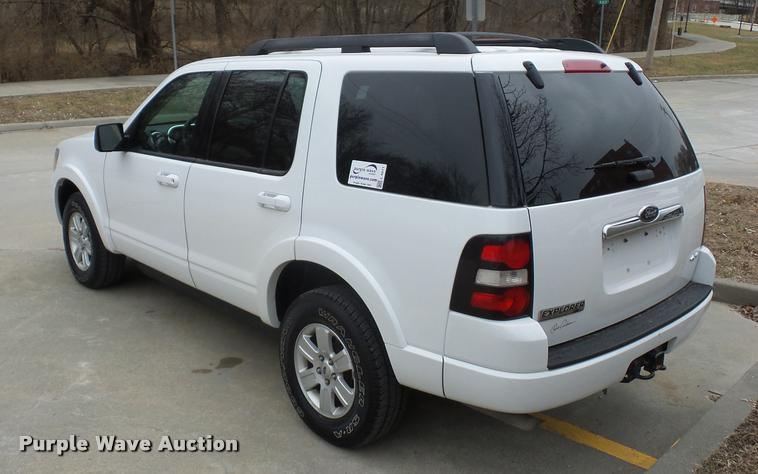 image for item L4511 2010 Ford Explorer SUV