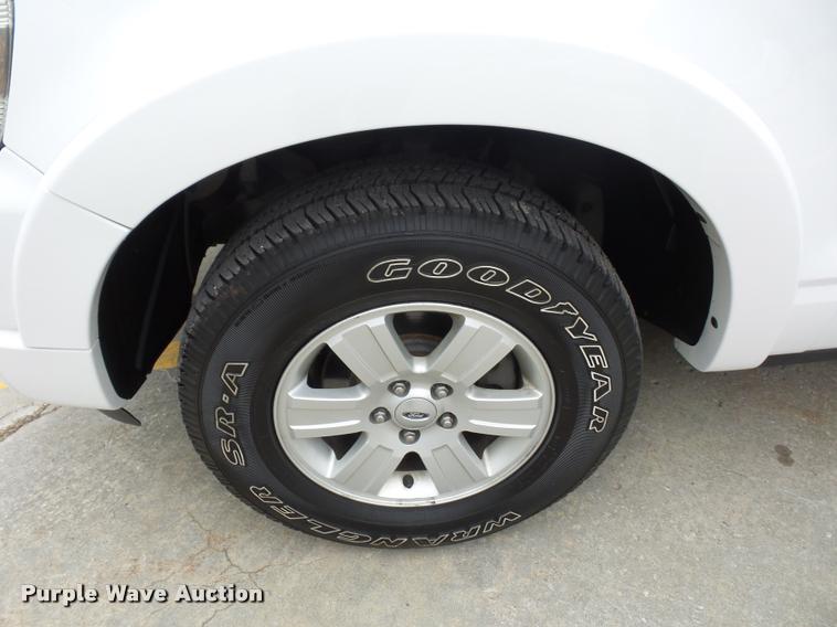 image for item L4511 2010 Ford Explorer SUV