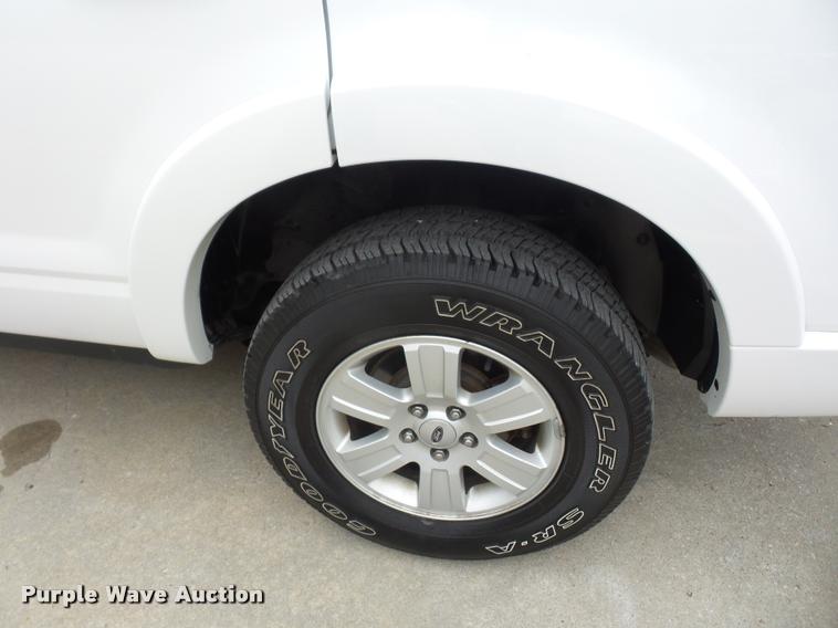 image for item L4511 2010 Ford Explorer SUV