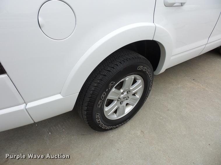 image for item L4511 2010 Ford Explorer SUV