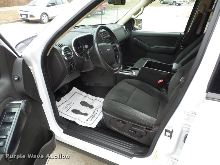 image for item L4511 2010 Ford Explorer SUV