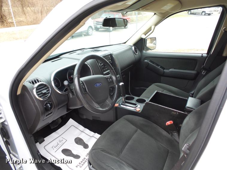 image for item L4511 2010 Ford Explorer SUV
