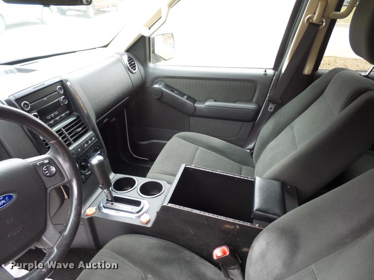 image for item L4511 2010 Ford Explorer SUV