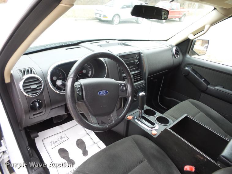 image for item L4511 2010 Ford Explorer SUV