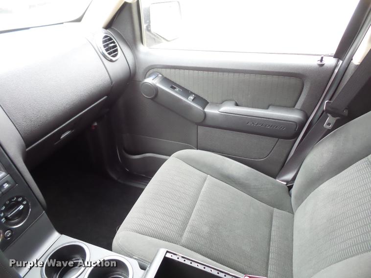 image for item L4511 2010 Ford Explorer SUV