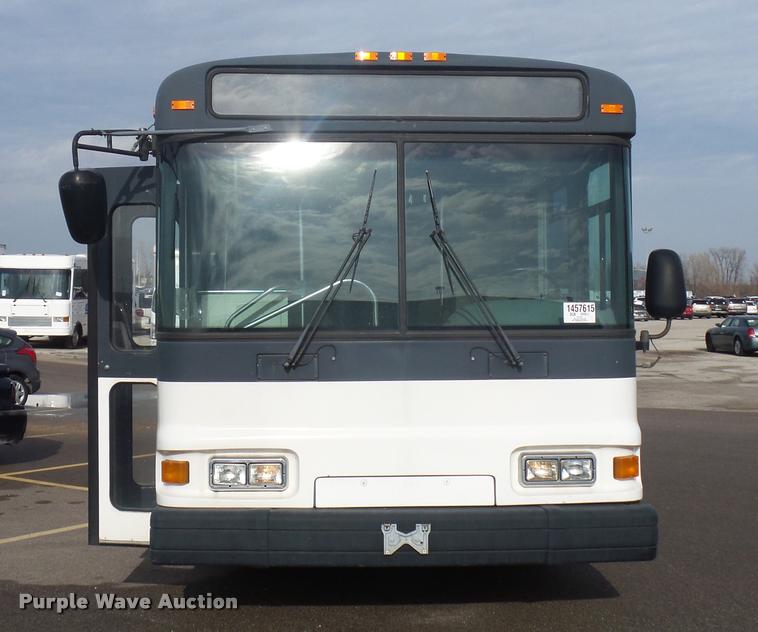 image for item L4669 2006 Blue Bird school bus