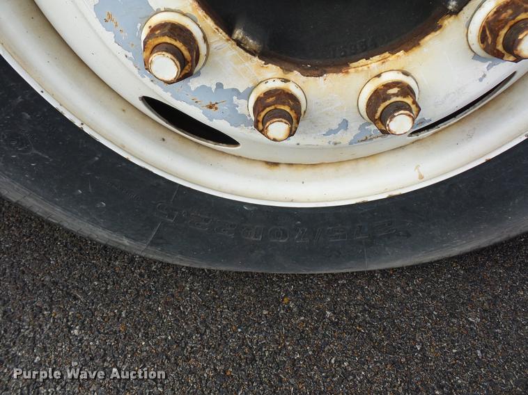 image for item L4669 2006 Blue Bird school bus