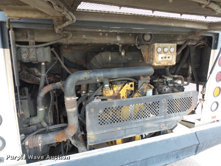 image for item L4669 2006 Blue Bird school bus