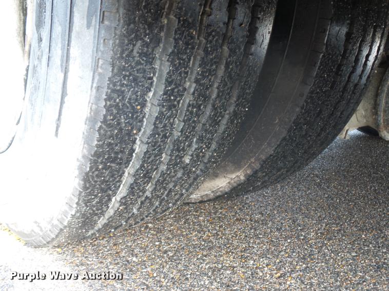 image for item L4669 2006 Blue Bird school bus