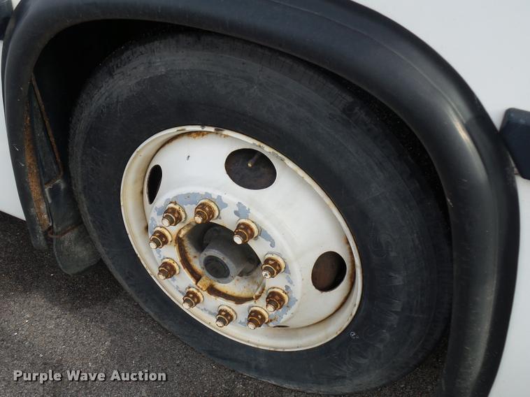 image for item L4669 2006 Blue Bird school bus