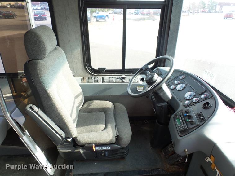 image for item L4669 2006 Blue Bird school bus