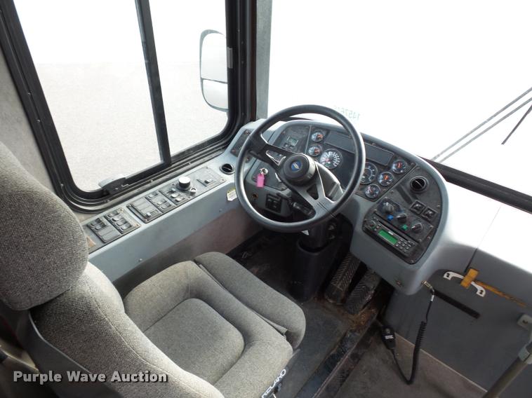 image for item L4669 2006 Blue Bird school bus