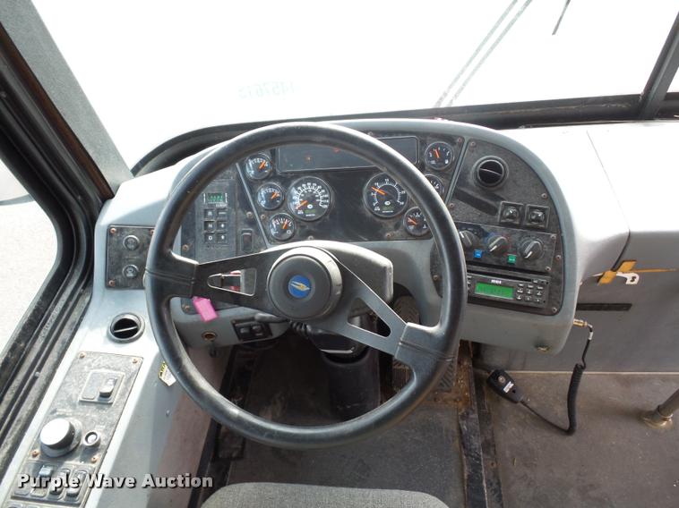 image for item L4669 2006 Blue Bird school bus