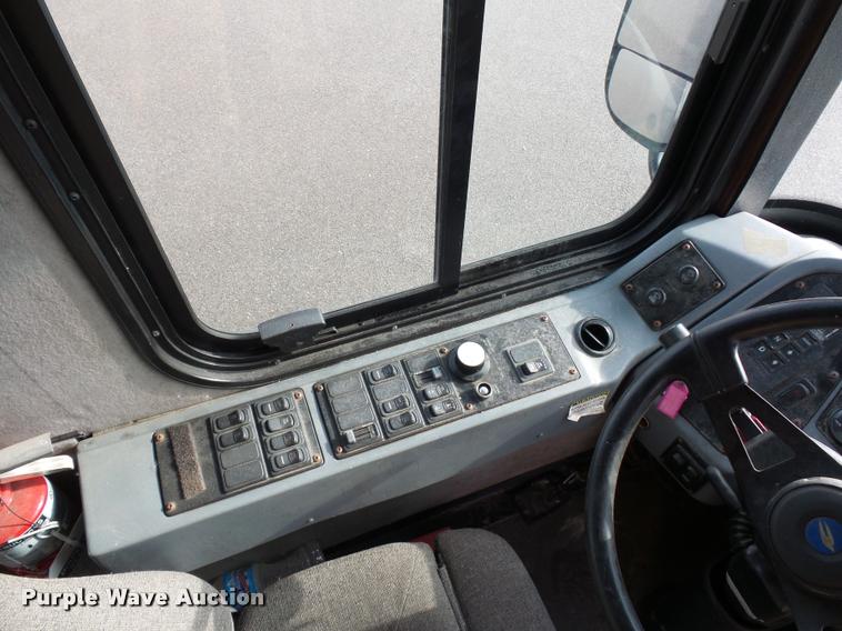 image for item L4669 2006 Blue Bird school bus