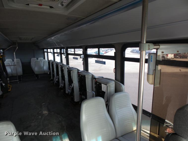 image for item L4669 2006 Blue Bird school bus