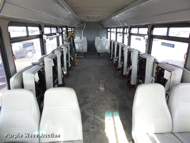 image for item L4669 2006 Blue Bird school bus