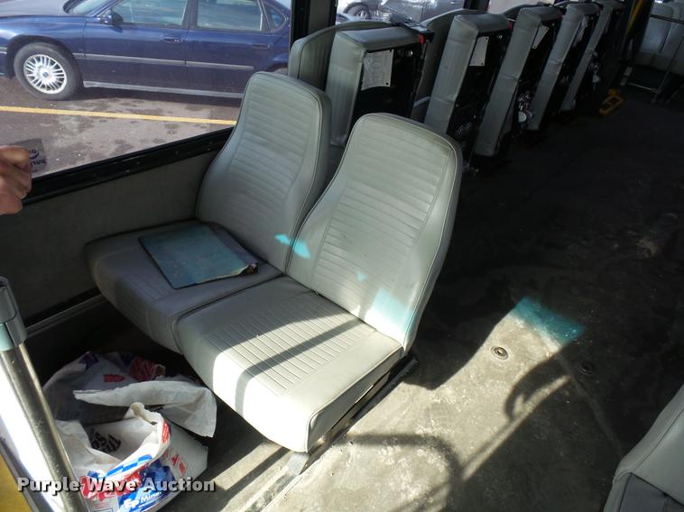 image for item L4669 2006 Blue Bird school bus