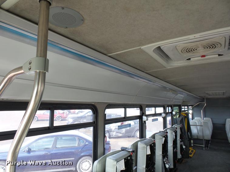 image for item L4669 2006 Blue Bird school bus