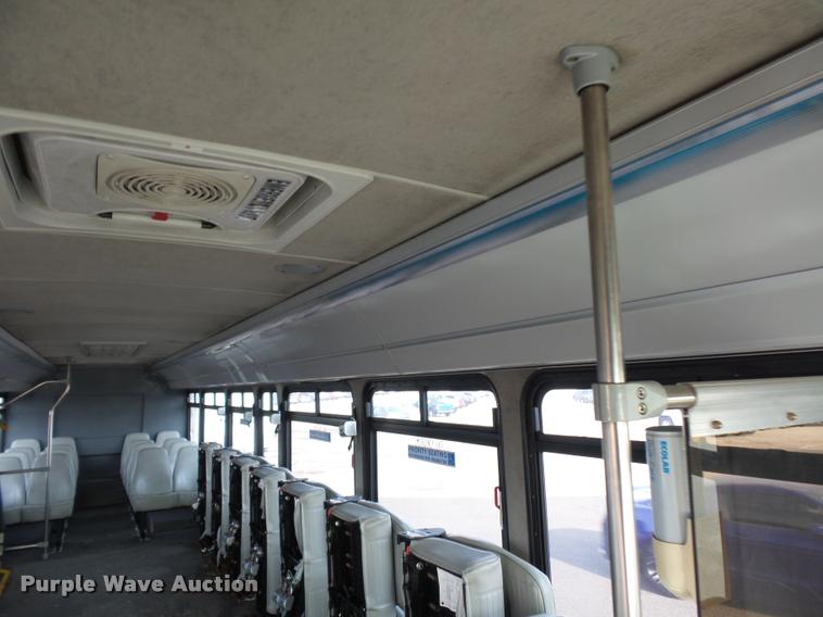 image for item L4669 2006 Blue Bird school bus