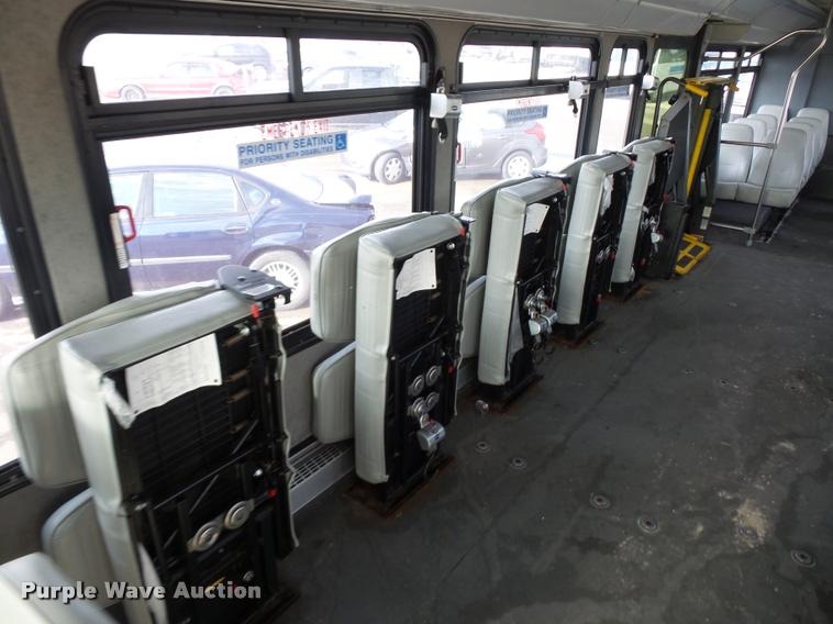 image for item L4669 2006 Blue Bird school bus