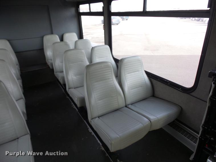 image for item L4669 2006 Blue Bird school bus