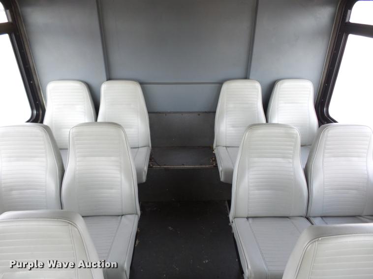 image for item L4669 2006 Blue Bird school bus