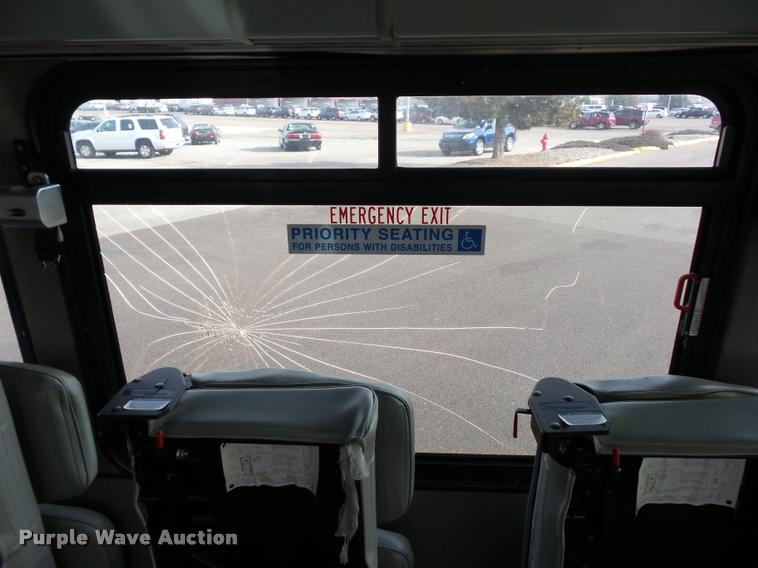 image for item L4669 2006 Blue Bird school bus