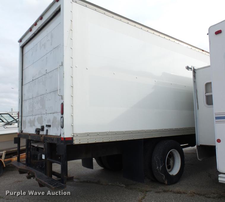 image for item L4671 2007 International 4200 box truck