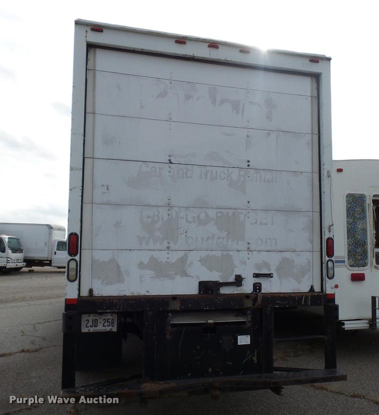 image for item L4671 2007 International 4200 box truck