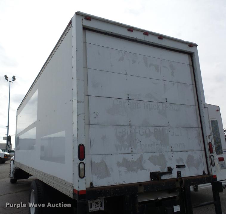 image for item L4671 2007 International 4200 box truck