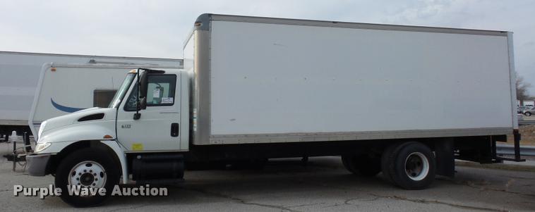 image for item L4671 2007 International 4200 box truck