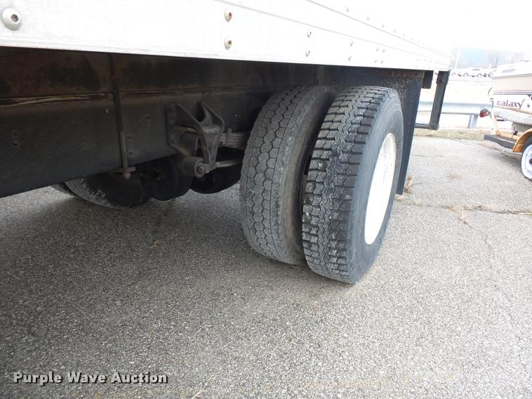 image for item L4671 2007 International 4200 box truck