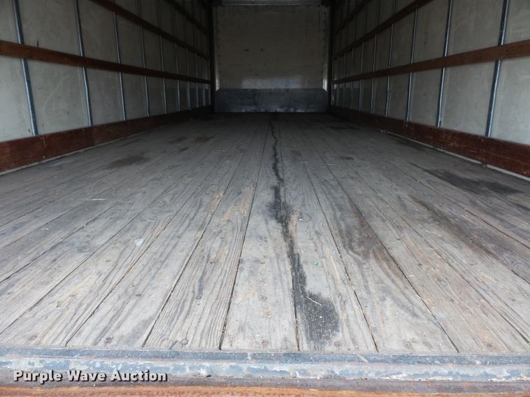 image for item L4671 2007 International 4200 box truck