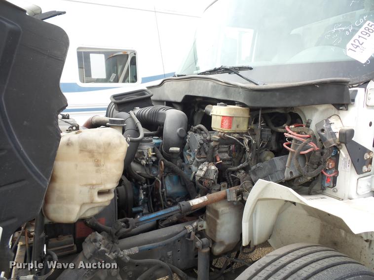 image for item L4671 2007 International 4200 box truck