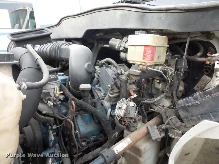 image for item L4671 2007 International 4200 box truck