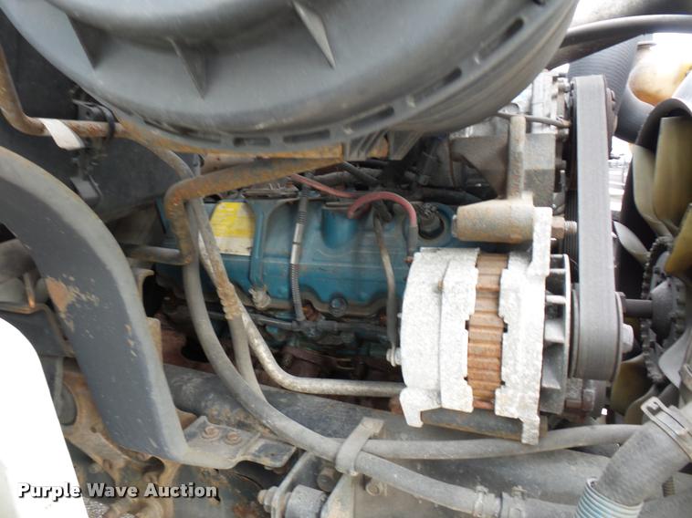 image for item L4671 2007 International 4200 box truck