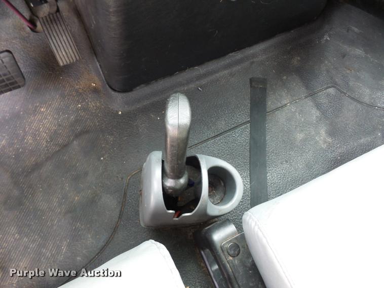 image for item L4671 2007 International 4200 box truck