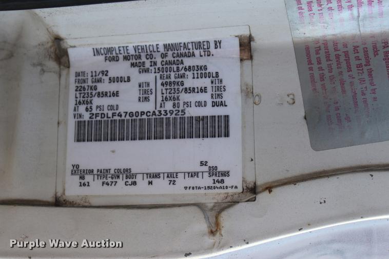 image for item L4950 1993 Ford F450 Super Duty flatbed pickup truck