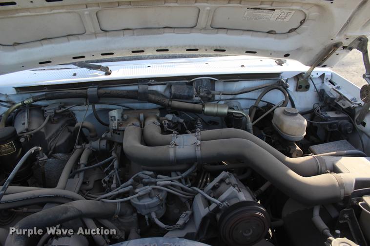 image for item L4950 1993 Ford F450 Super Duty flatbed pickup truck